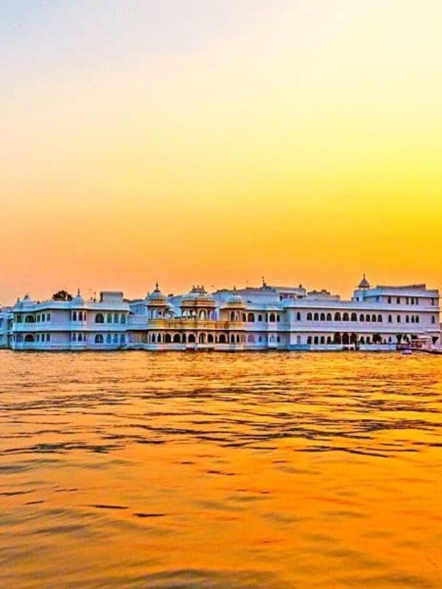 WATCH: Top 10 MUST-SEE Places in Udaipur