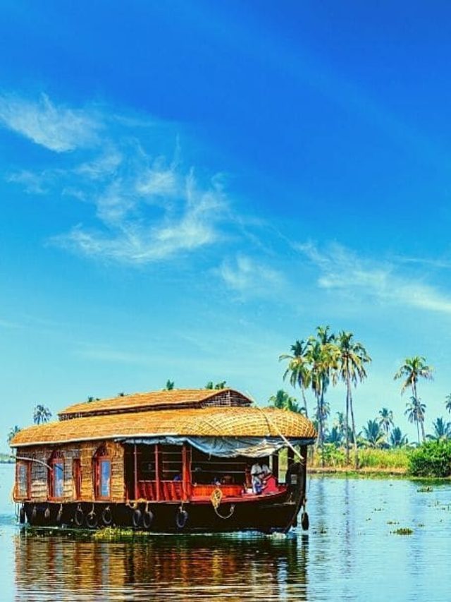 A Day on Houseboat in Kerala’s Backwaters